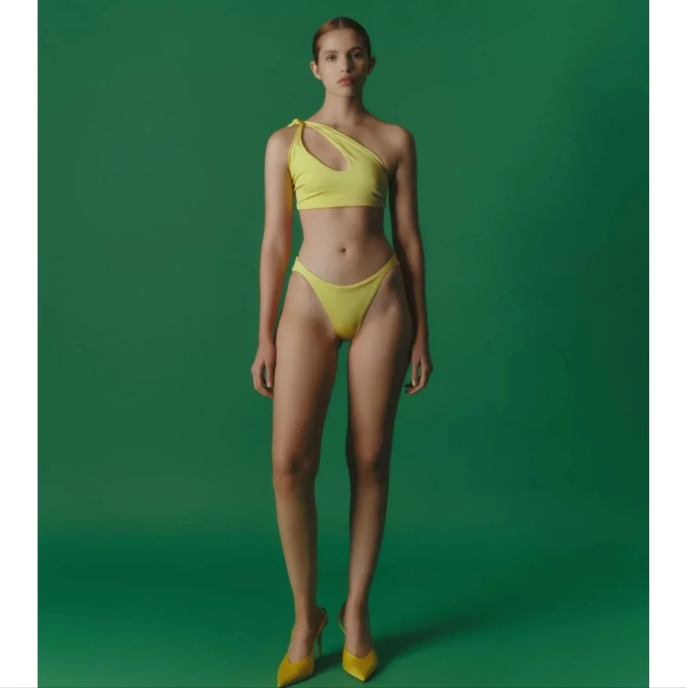New!Baobab Collection Taki One shoulder‎ Bikini Top in Lima